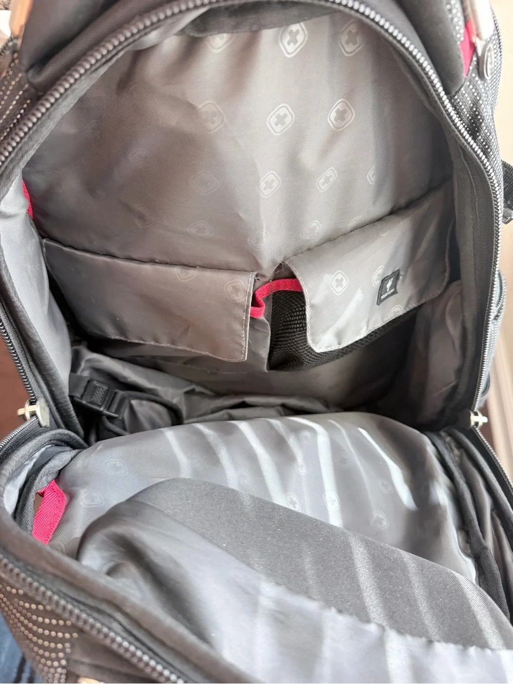 SwissGear Black and Red Accent Men's Laptop Backpack